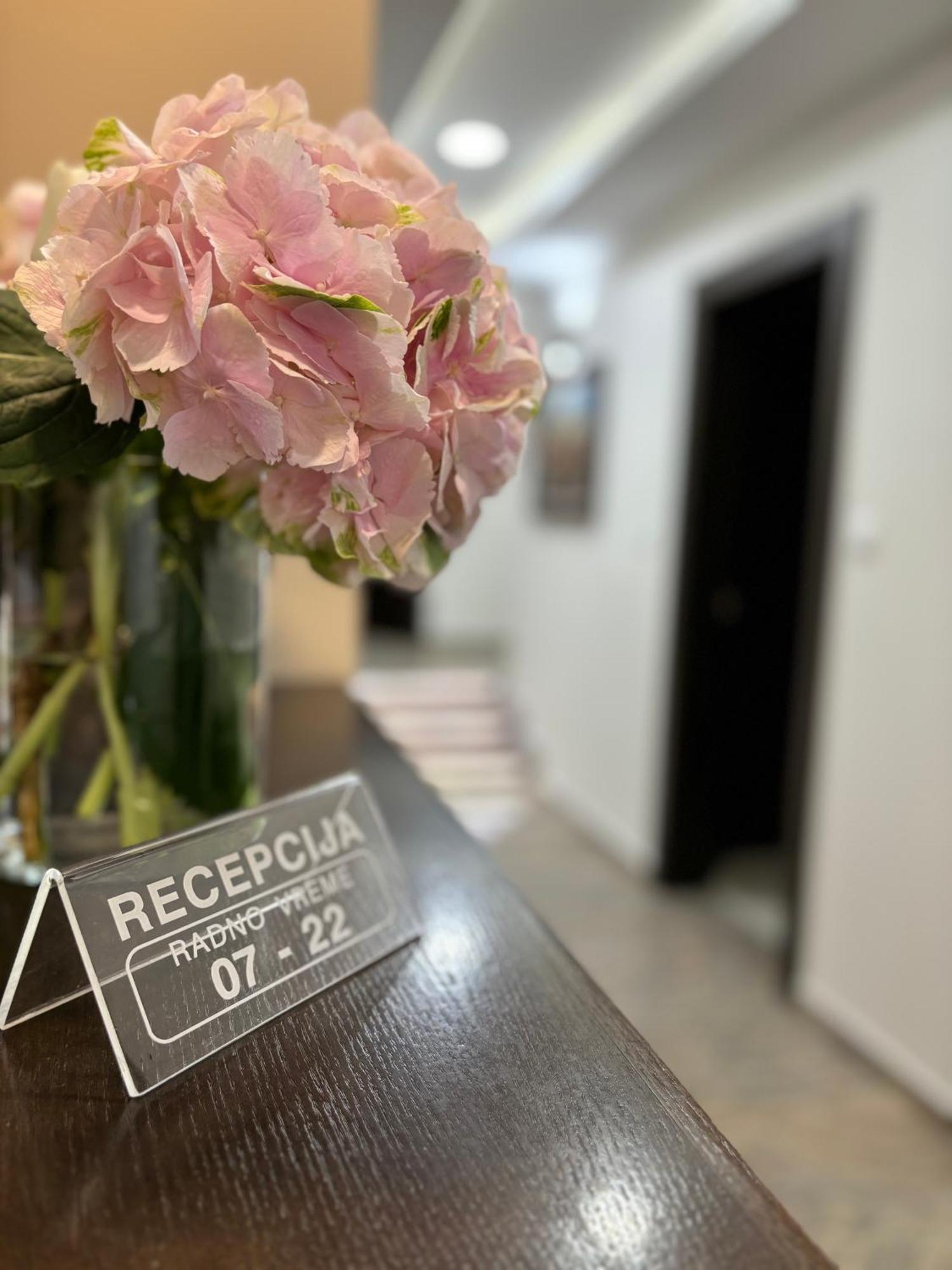 Atrium Bed & Breakfast สเรมสกา มิโตรวิตซา ภายนอก รูปภาพ