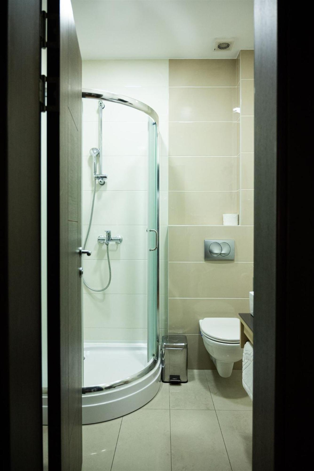 Atrium Bed & Breakfast สเรมสกา มิโตรวิตซา ภายนอก รูปภาพ