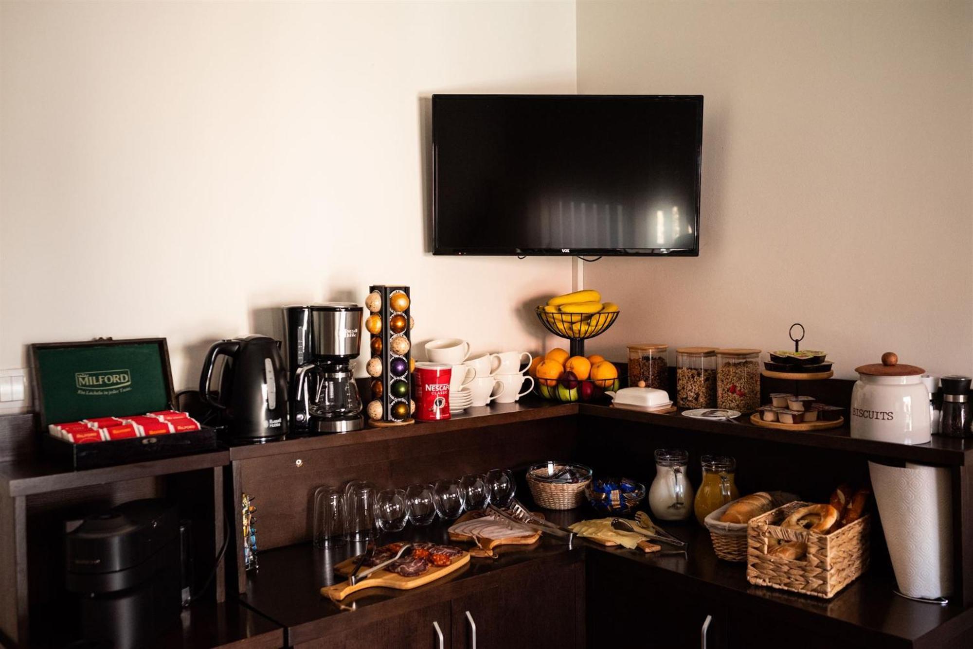 Atrium Bed & Breakfast สเรมสกา มิโตรวิตซา ภายนอก รูปภาพ