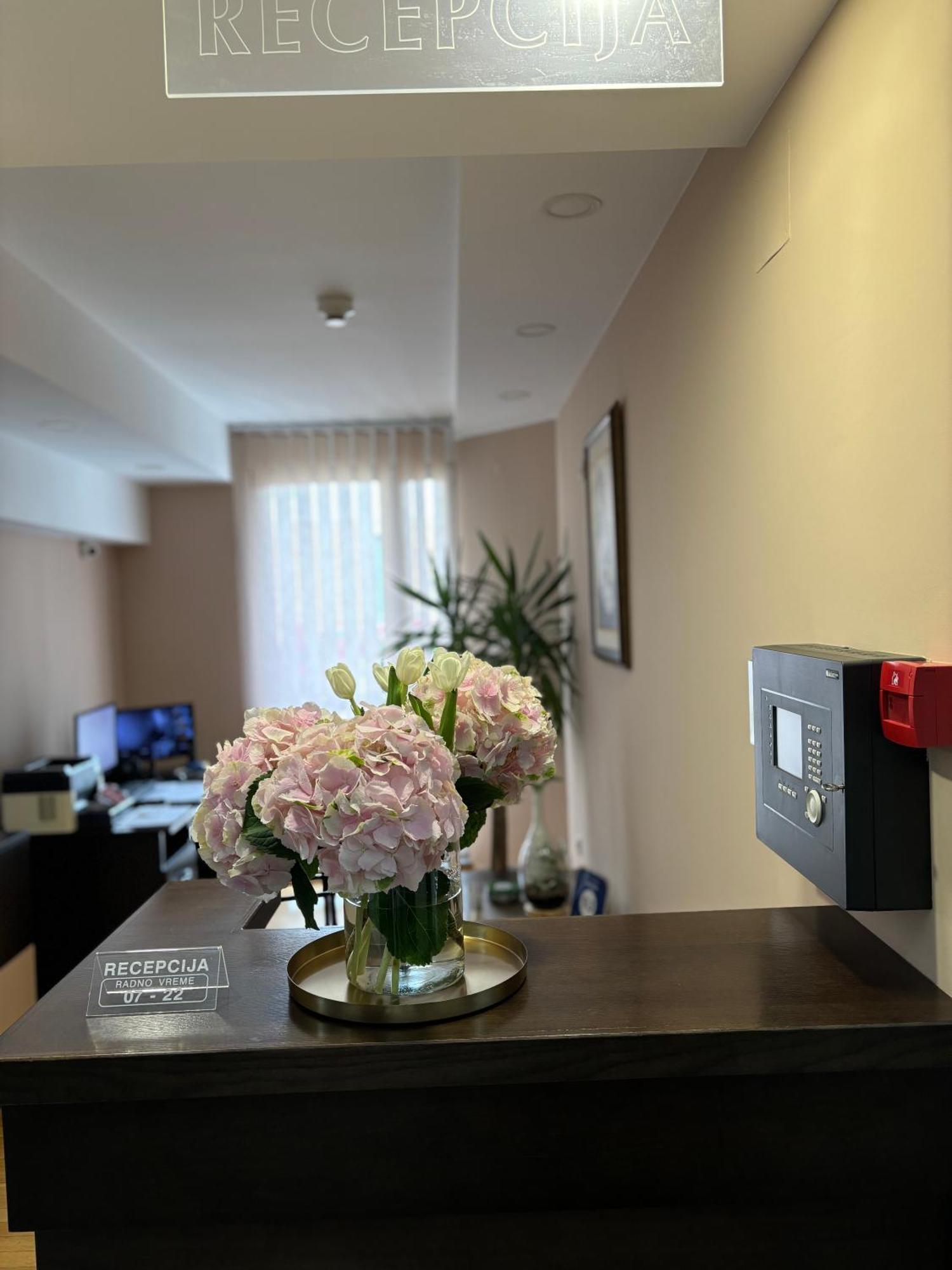 Atrium Bed & Breakfast สเรมสกา มิโตรวิตซา ภายนอก รูปภาพ